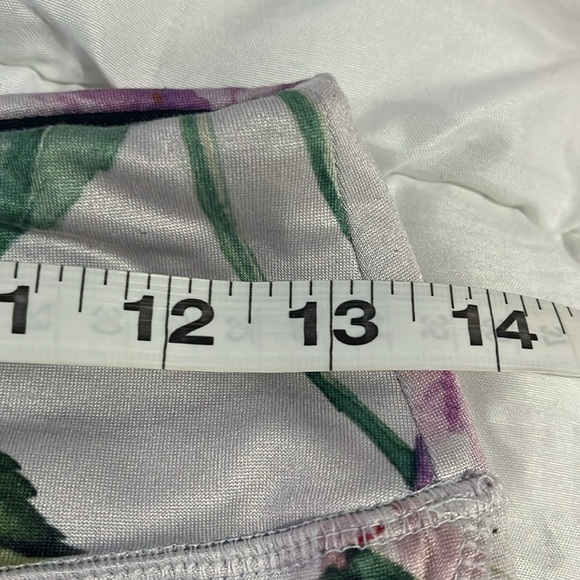 LuLaRoe Women’s Lilac Jade Cropped Athletic Floral Leggings Size Small - Picture 9 of 15